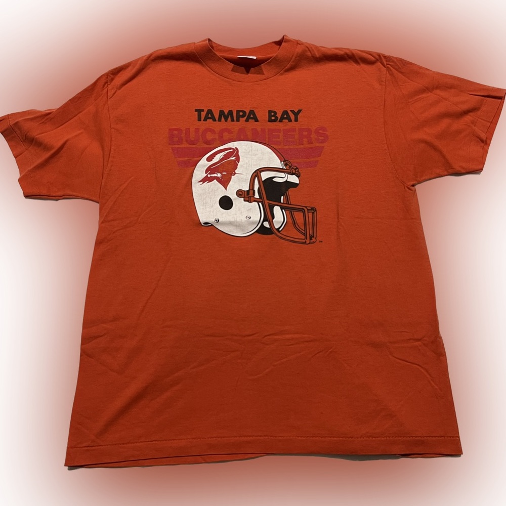 Vintage Tampa bay buccaneers tee shirt